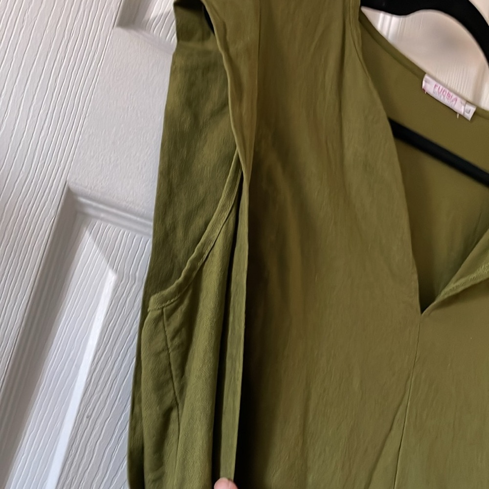 Gorgeous Italy 🇮🇹 olive green linen blend dress - Picture 3 of 6